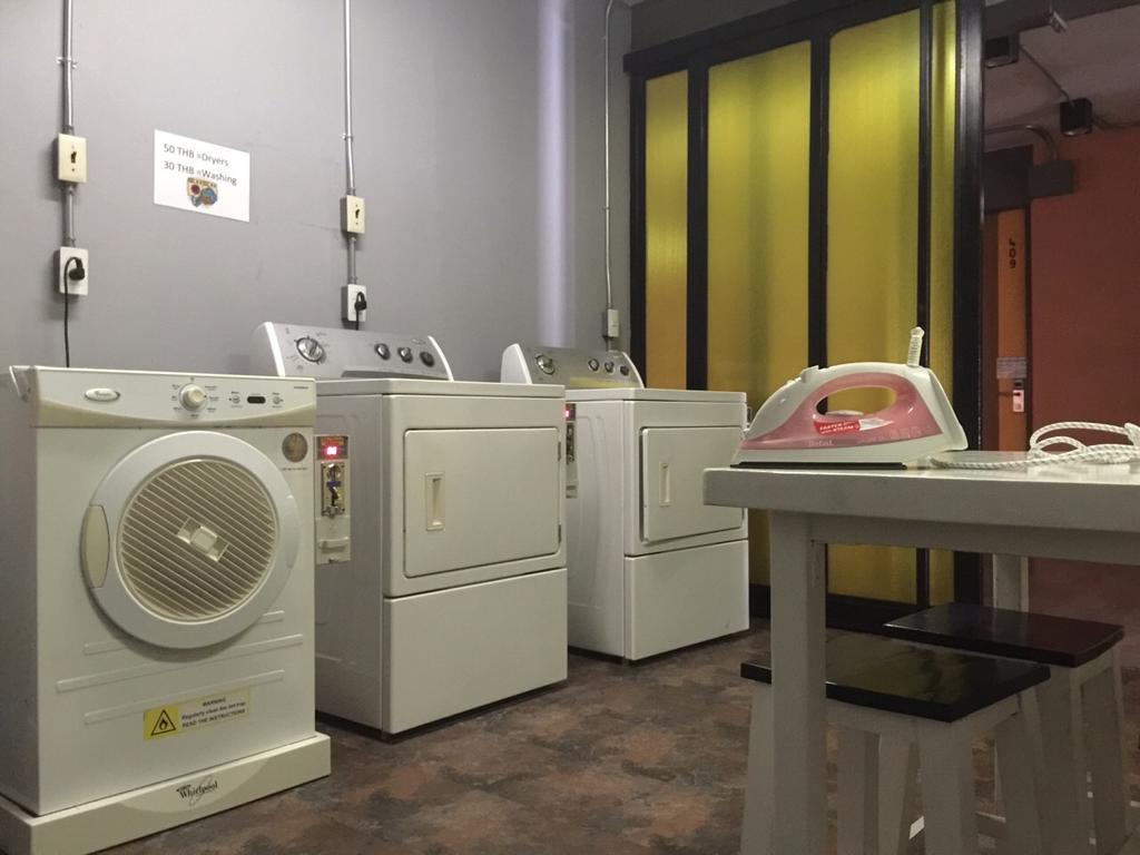 Saphaipae Hostel Bangkok Eksteriør billede