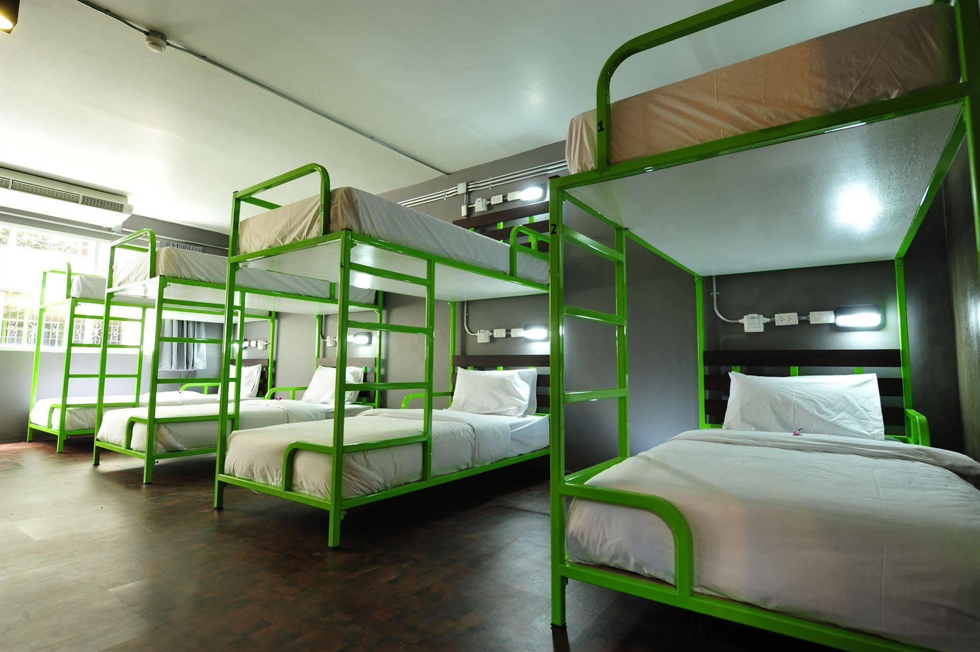 Saphaipae Hostel Bangkok Eksteriør billede