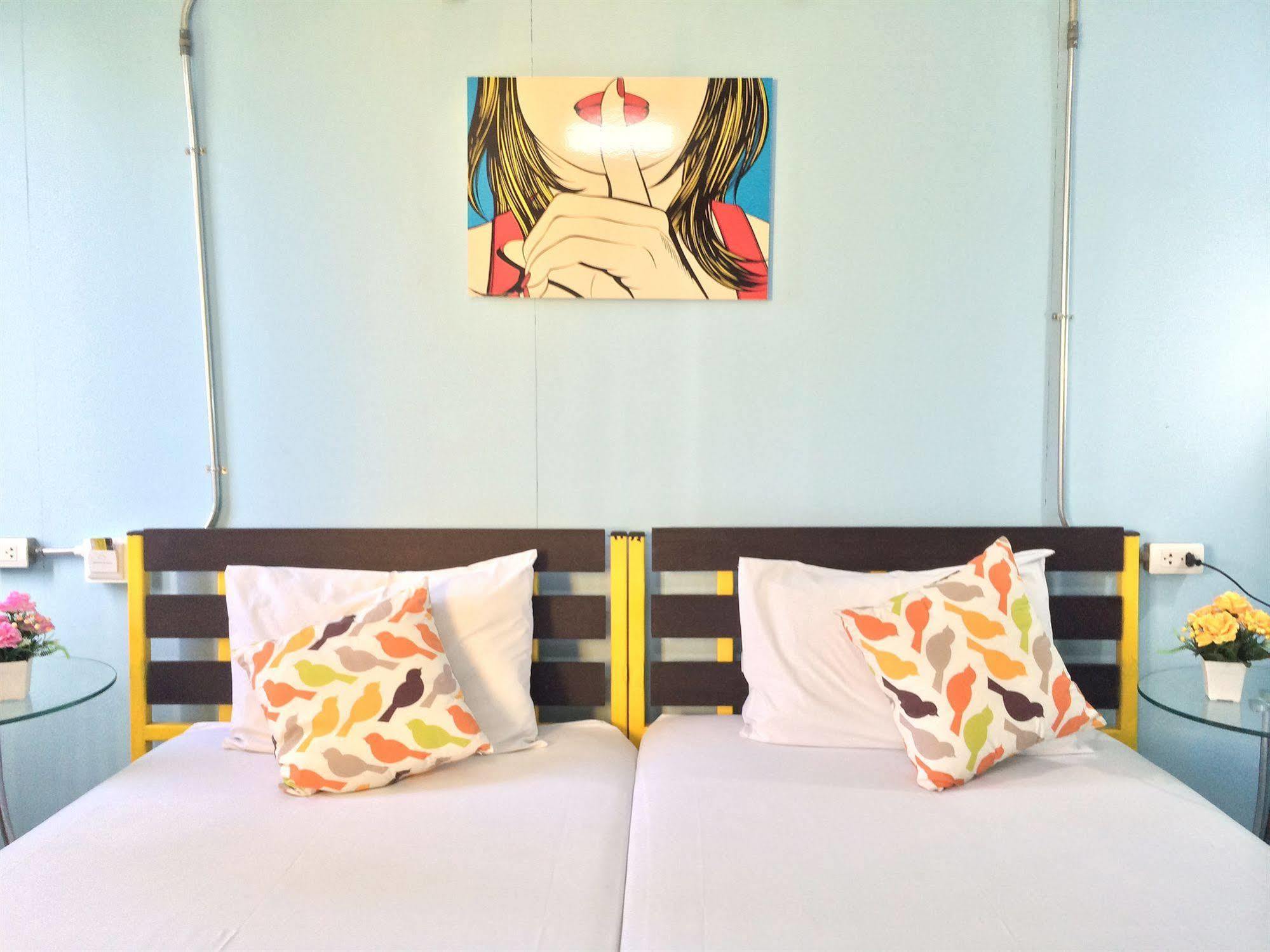Saphaipae Hostel Bangkok Eksteriør billede