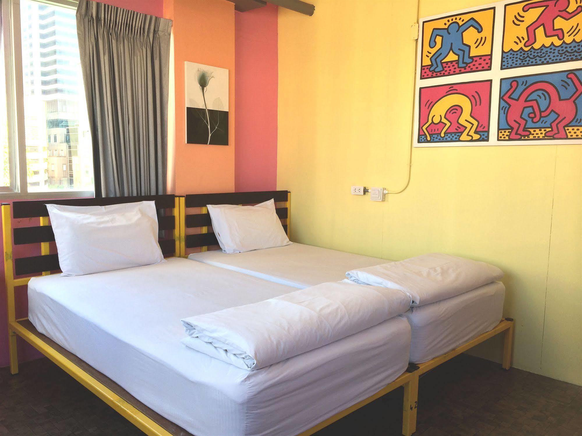 Saphaipae Hostel Bangkok Eksteriør billede