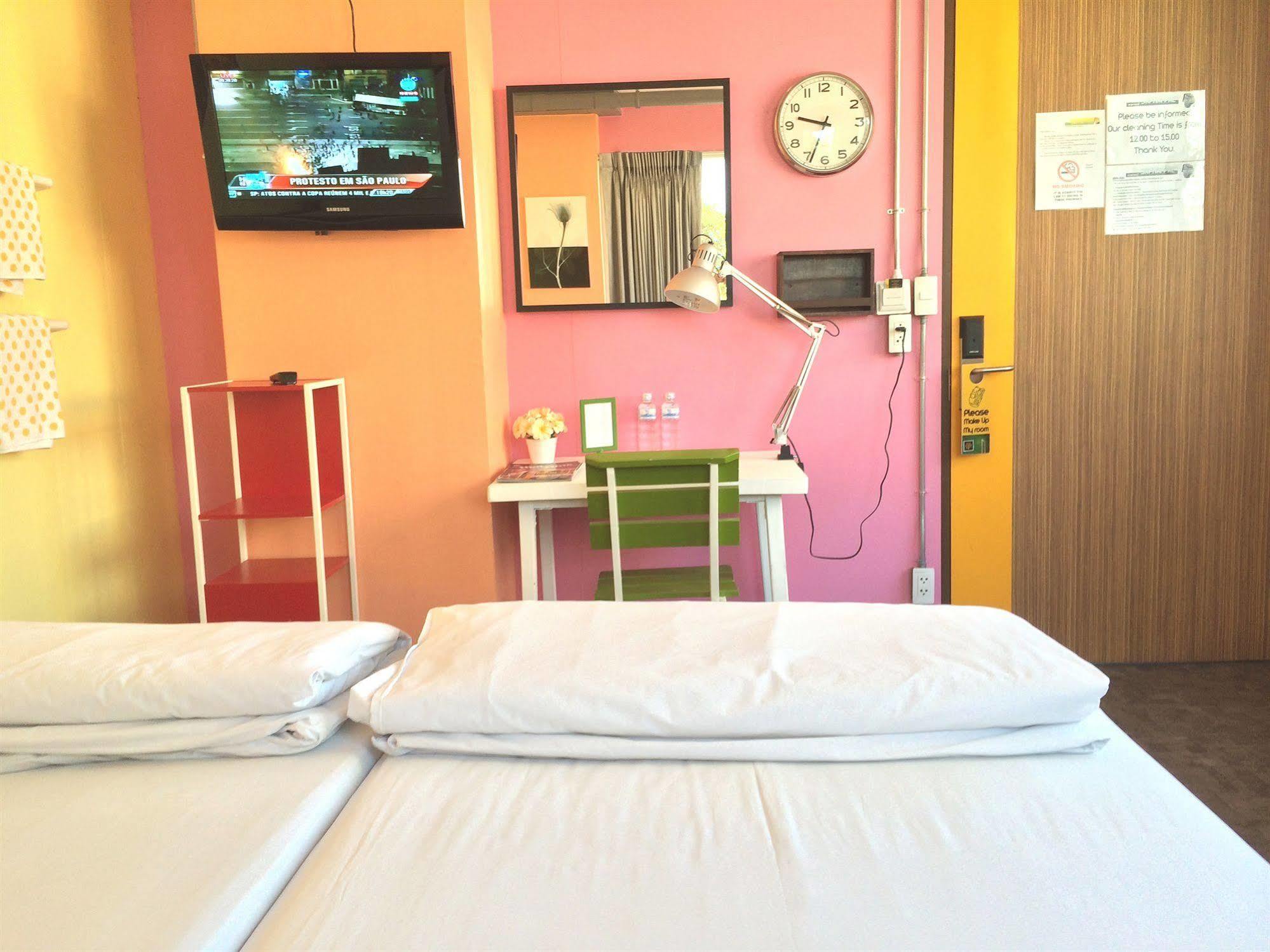 Saphaipae Hostel Bangkok Eksteriør billede