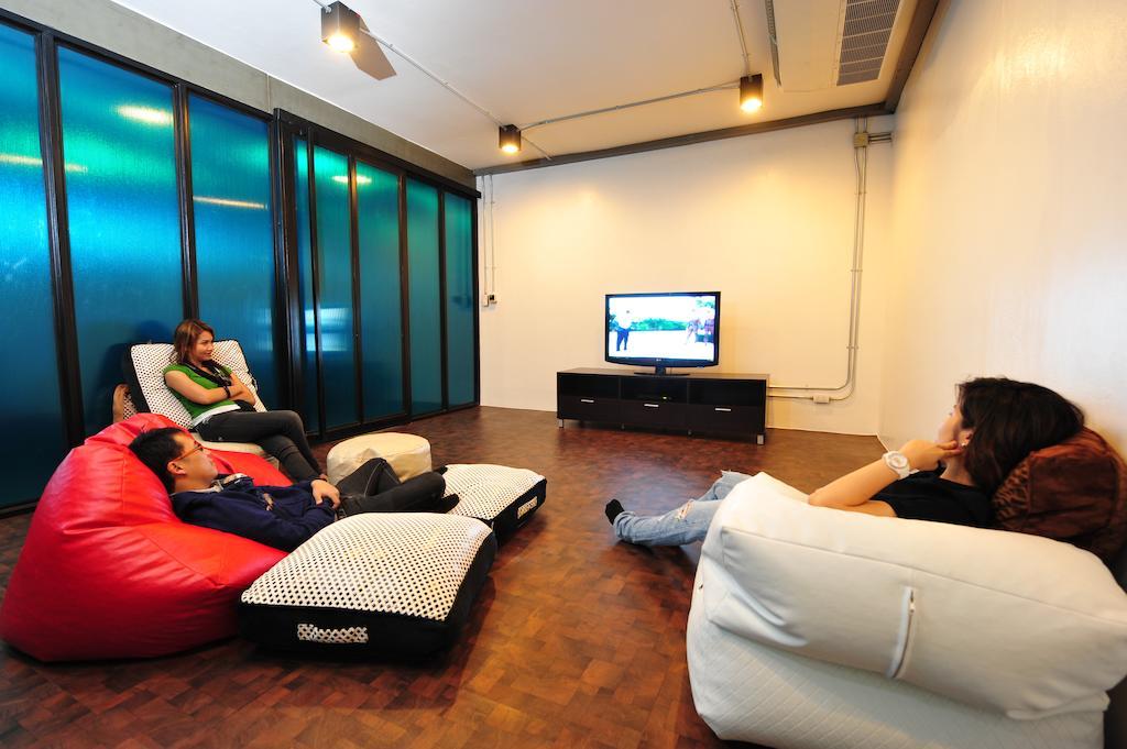 Saphaipae Hostel Bangkok Eksteriør billede